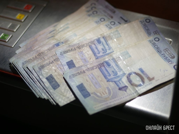 В Беларуси подписан указ о своевременной выплате зарплат. Что меняется?